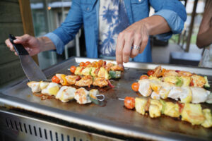 Plancha inox : quels sont ses avantages, inconvénients et prix ?
